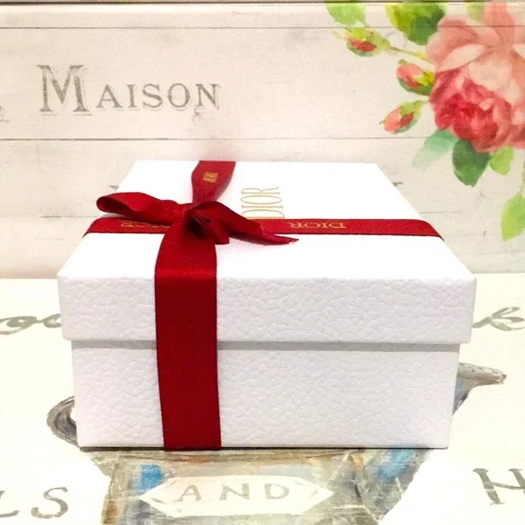 Brand New! DIOR Holiday Red White & Gold Gift Box/Envelope/Tissue/Ribbon Set!❤️✨ - Picture 12 of 15
